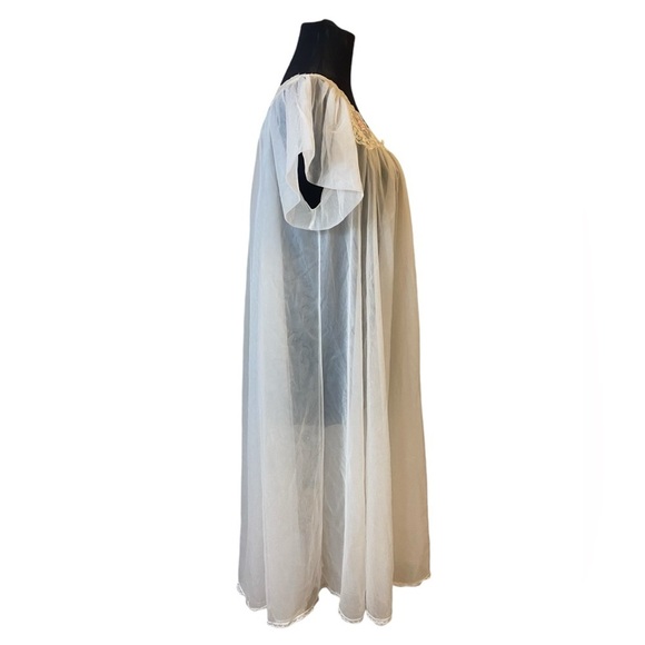 Vintage White Cream Embroidered Layered Peignoir Robe - Picture 2 of 10